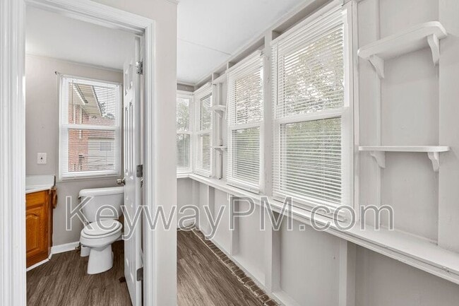 Building Photo - 1823 Pisgah Rd