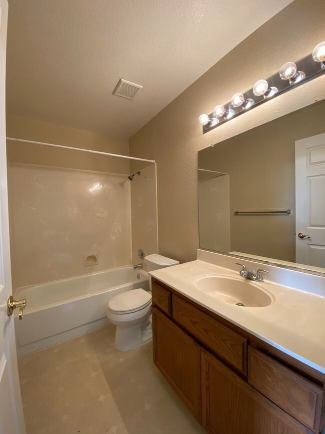 Building Photo - Single Story Beautiful Bay View Home