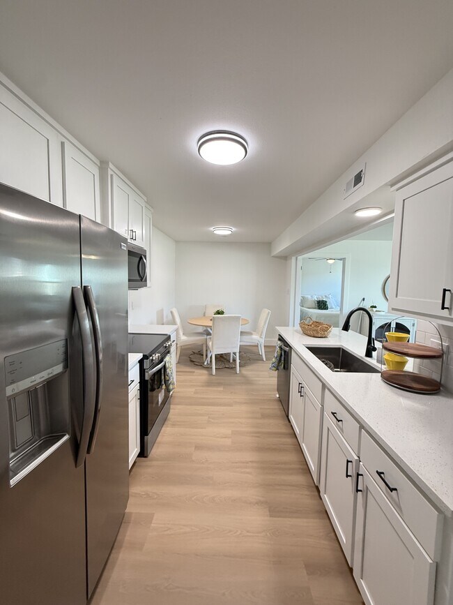 Building Photo - 1162 W Cato Springs Rd