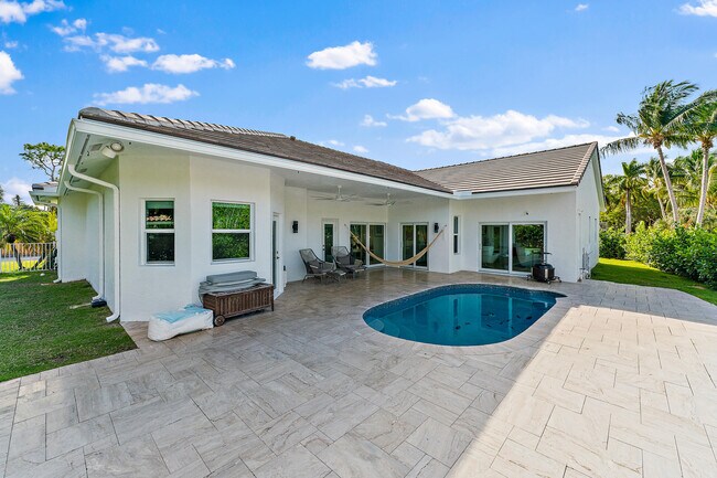 Building Photo - 14151 Little Cypress Cir