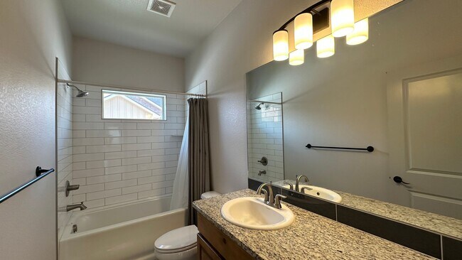 Building Photo - Great Home in Loveland