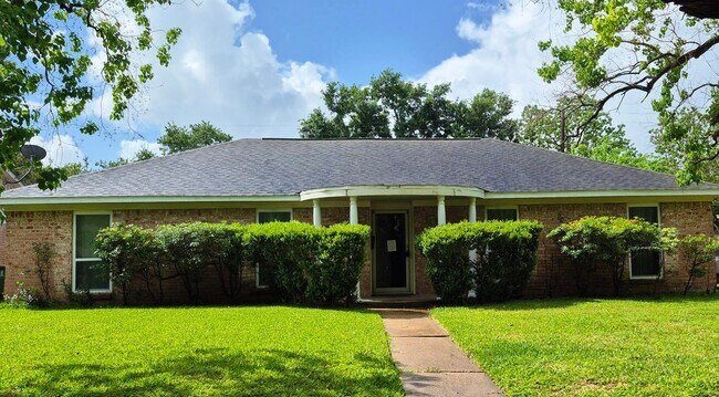 Building Photo - 5455 Kuldell Dr