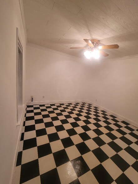 Building Photo - 23 Lance Dr