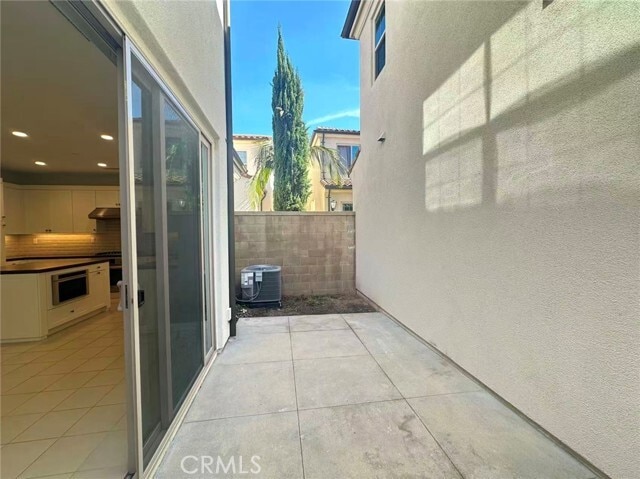 Building Photo - 182 Augustine