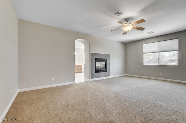 Building Photo - 2411 Winter Cliffs St