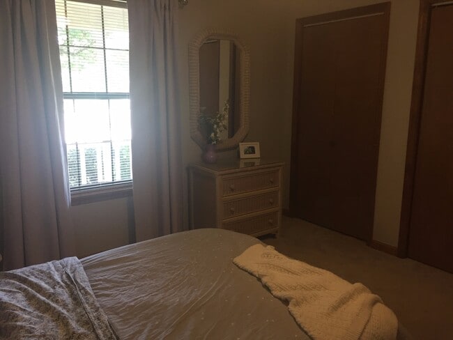 Building Photo - Spacious 3BR 2BA One-level West Knox