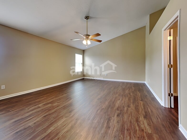 Building Photo - 4230 Mallard Dr