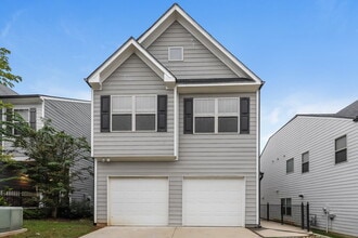 Building Photo - 3949 Lake Manor Way