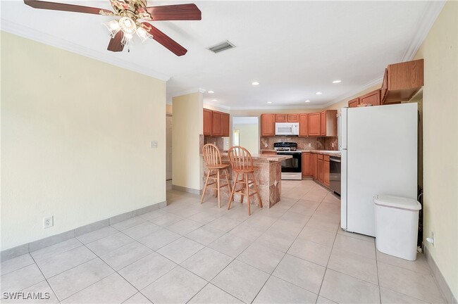 Building Photo - 639 Pompano Dr