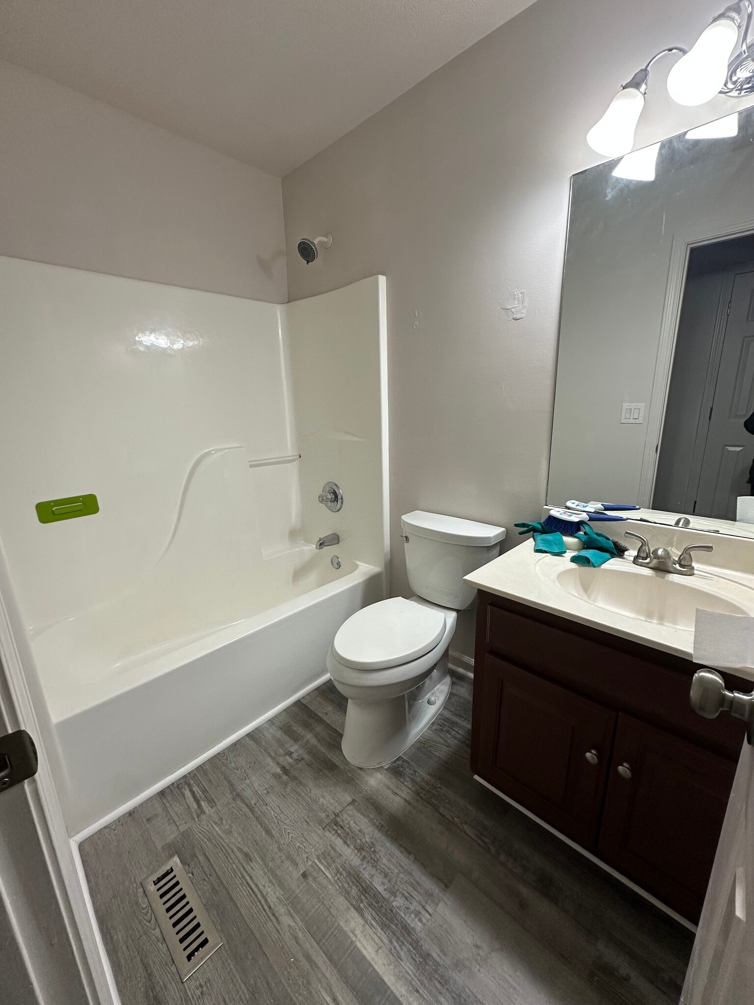 Building Photo - 125 Foxrun