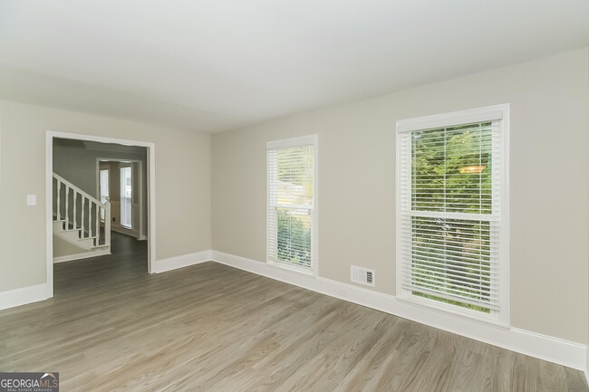 Building Photo - 5501 Reynard Trail