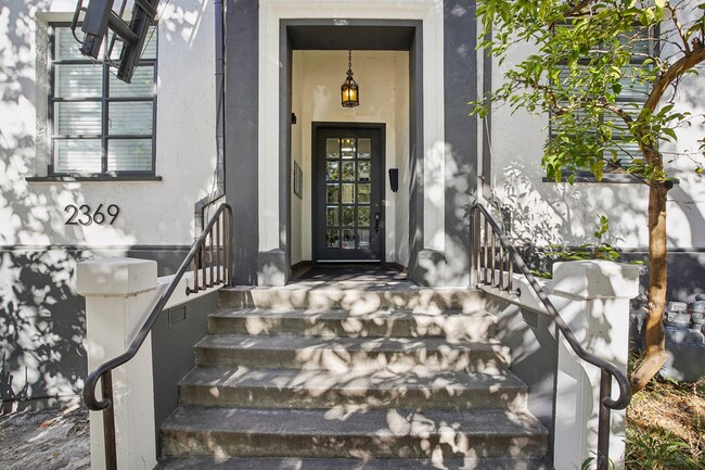 Main entrance door of the apartment building at 2363 Le Conte Ave, Berkeley, CA 94709, USA - 2363 Le Conte Avenue