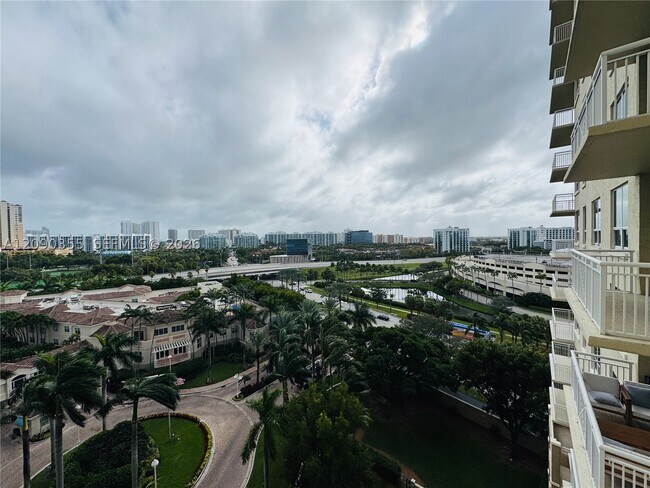 Building Photo - 19501 W Country Club Dr