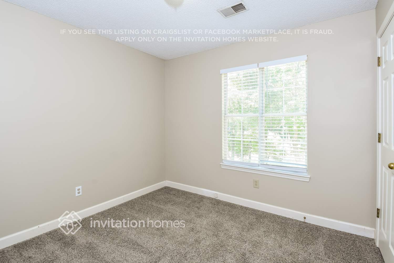 Building Photo - 6020 Rolling Oaks Ln