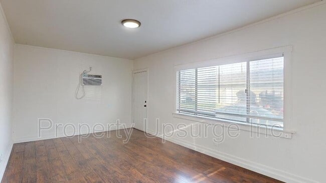 Building Photo - 1881 3rd St