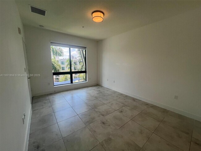 Building Photo - 4636 NW 84th Ave