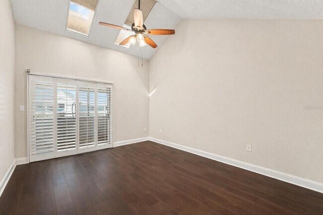 Building Photo - 5567 Sea Forest Dr