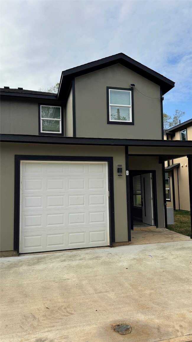 Building Photo - 169 S 10th St