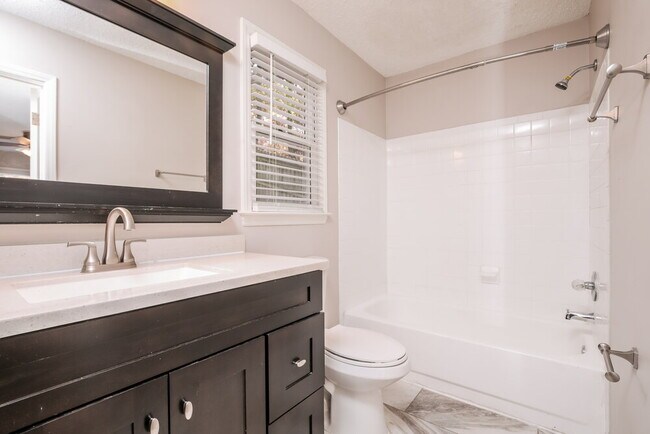 Building Photo - 765 Rawls Dr