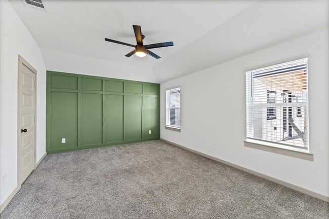 Building Photo - 14706 Sweetwater Dr