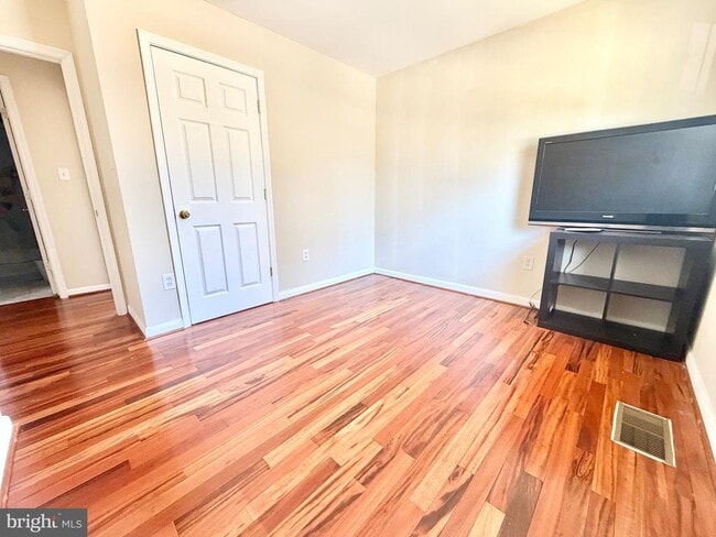 Building Photo - 13612 Lindendale Rd