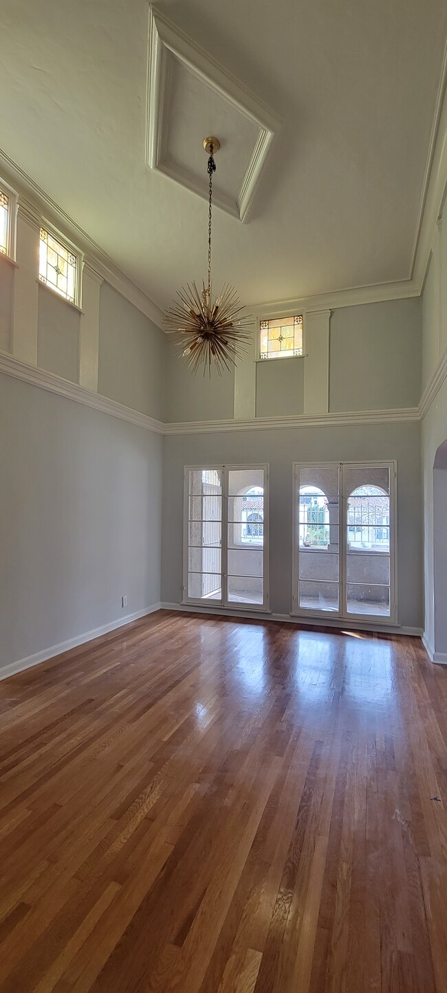 Dining Room - 6201 W 6th St