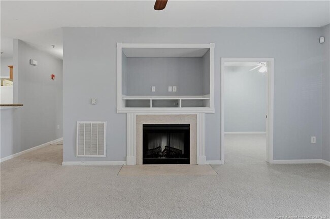 Building Photo - 625 Marshtree Ln