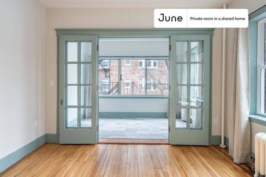 Building Photo - Room in Shared 2 bed/1 bath home