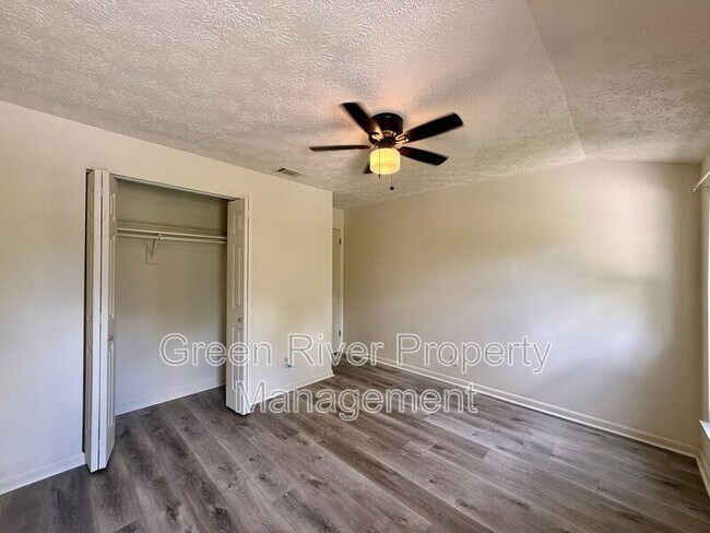 Building Photo - 7398 Worthington Rd