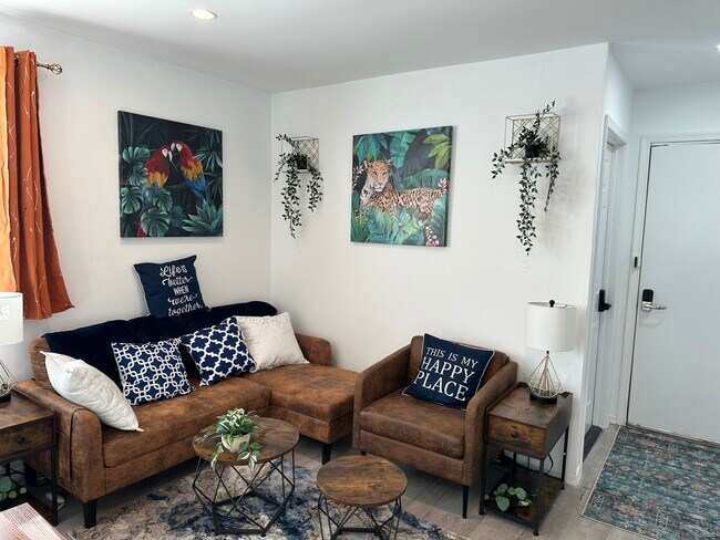 Building Photo - 3826 W 9th St