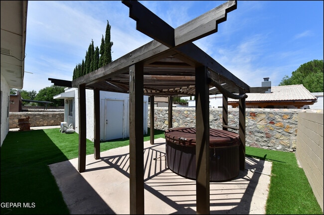 Building Photo - 5534 Oakbriar Cir