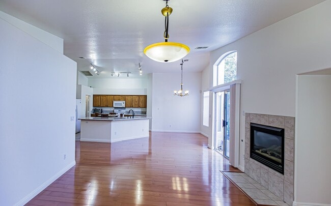 Building Photo - Stunning one-story home
