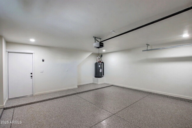Building Photo - 2551 E Broadway Rd