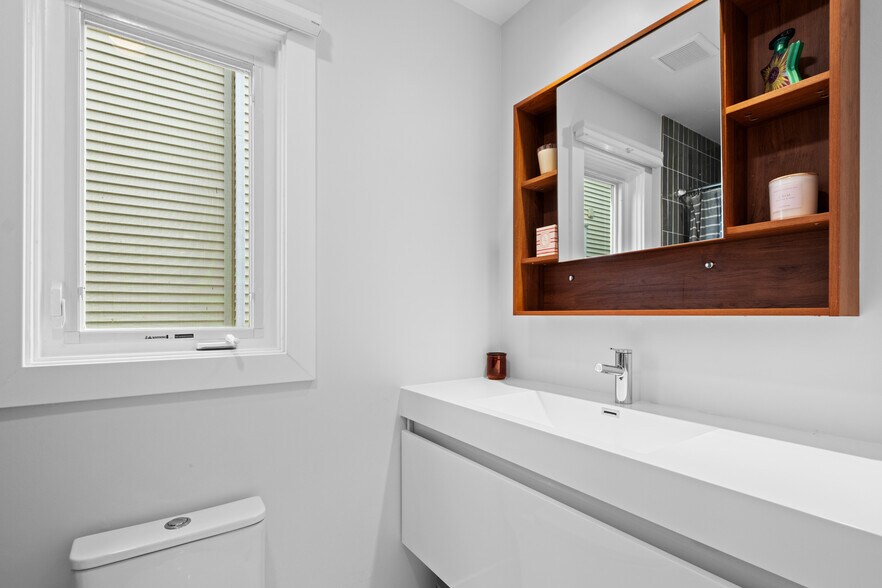 Building Photo - 9417 Winchester Ave