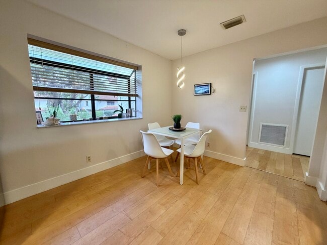 Building Photo - 7935 La Mirada Dr