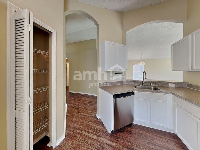 Building Photo - 1468 Carey Glen Cir