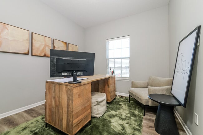 Building Photo - Fantastic 4bd/3ba home! Coming soon!