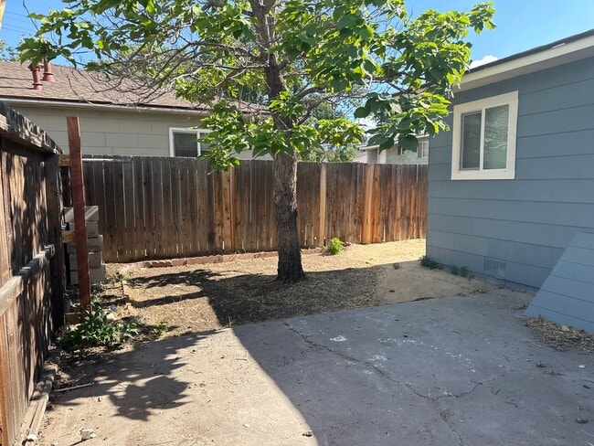 Building Photo - Completely remodeled 2 bedroom gem with 1 car garage Near the VA Hospital