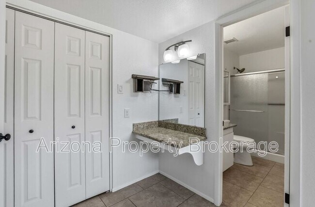 Building Photo - 1704 E Bell De Mar Dr