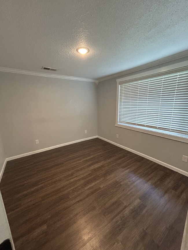 Building Photo - "Charming 2-Bedroom 1 bath with Spacious Living in Humboldt, Tn – Perfectly Cozy at 851 Sq Ft!"