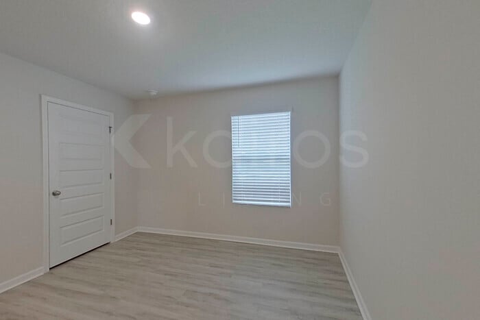 Building Photo - 412 Monarch Ln