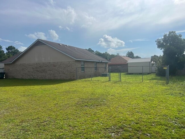 Building Photo - 863 Lyndsi Ln