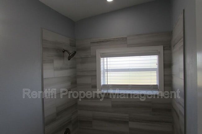 Building Photo - 401 Palmetto Dr