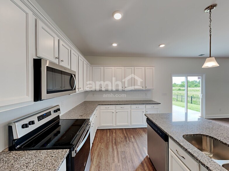 Building Photo - 1100 Amberly Wy