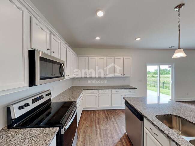 Building Photo - 1100 Amberly Wy