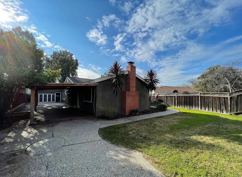 Building Photo - 1664 Messina Dr