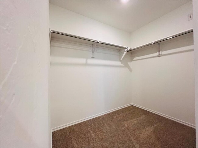 Building Photo - 604 Hillsboro Drive