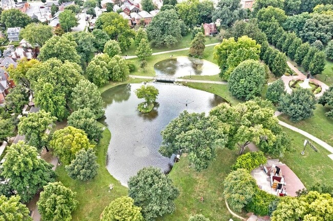 Building Photo - 439 Thurman Ave