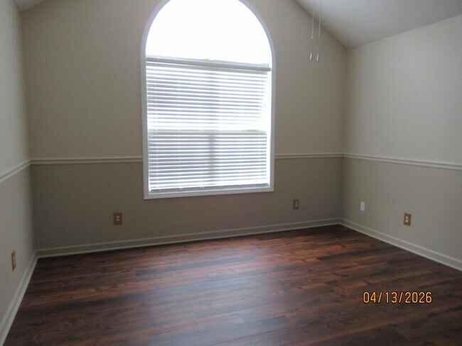 Building Photo - 3590 Oleander Dr