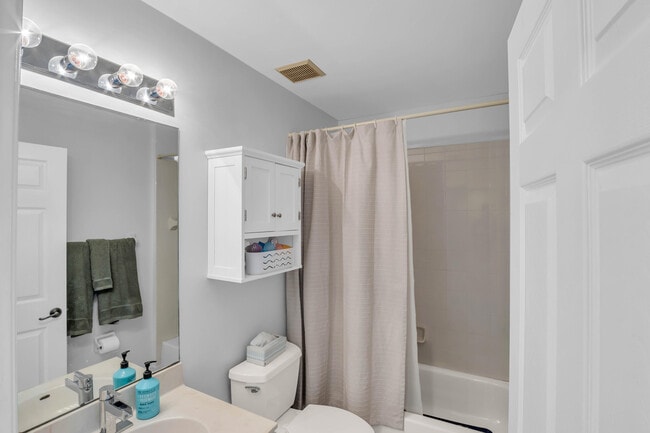 Building Photo - 4947 Grinnell St